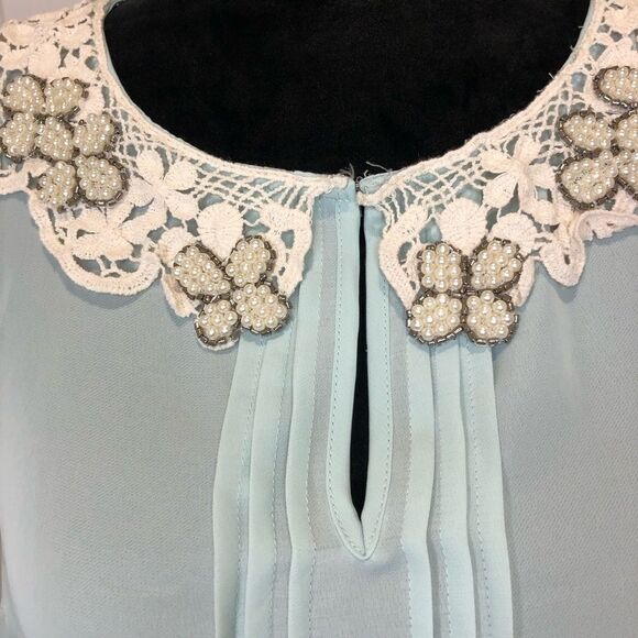Lauren Conrad blue sleeveless top w/ pearl collar - Picture 7 of 15